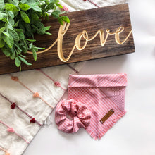 Load image into Gallery viewer, Valentine&#39;s Day Scrunchies
